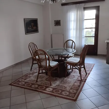 Beautiful And Homely アパート